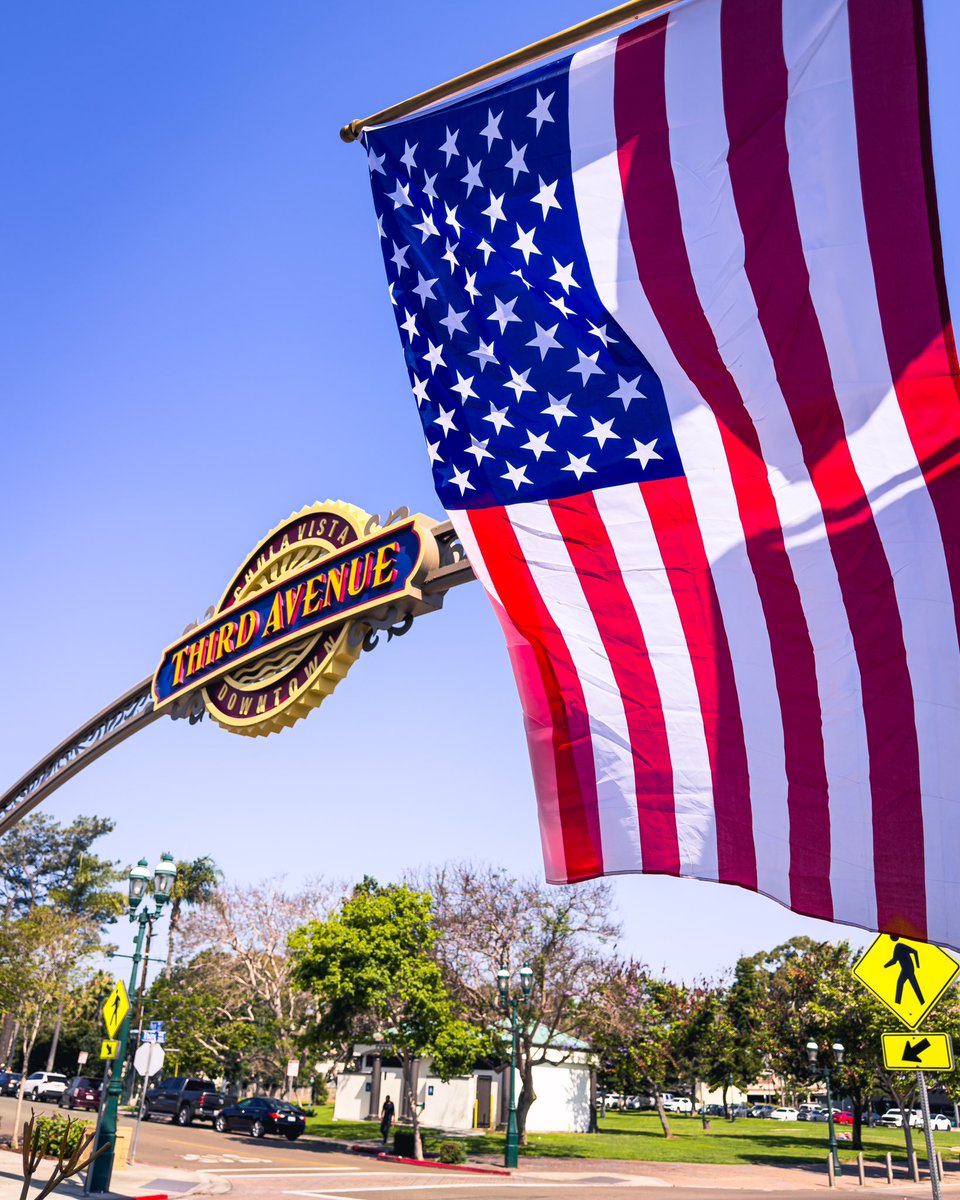 I love seeing the flags along Third Avenue. Happy 4th of July. 🇺🇸