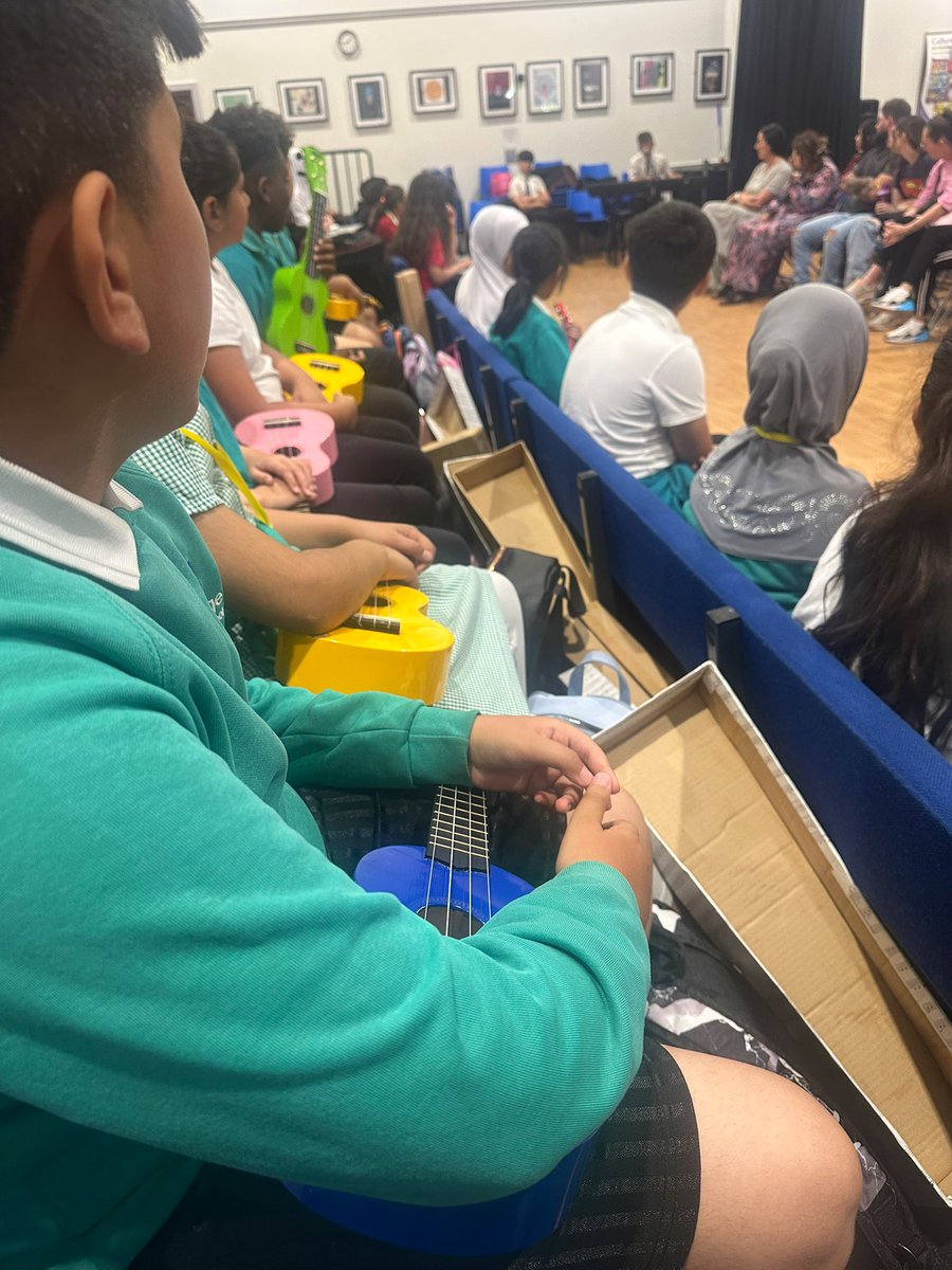 Y4 did a fantastic job of representing the school today at the Big Blast event. And their performance was amazing!! Well done Y4, we are so proud of you! 🎶