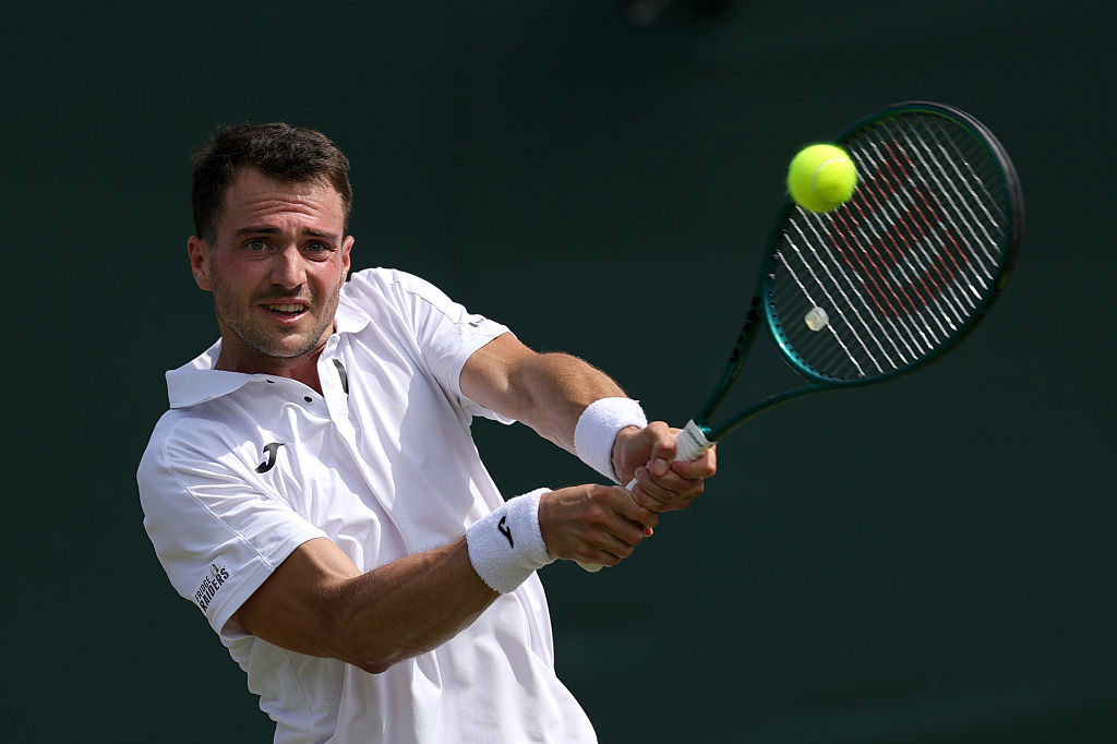 Sinner 🆚 Pedro Martínez

⏰ 14:15

📺 <a href="/MovistarPlus/">Movistar Plus+</a> (dial 7)

🎙️ <a href="/JAMielgo/">Jose Antonio Mielgo</a> <a href="/robercarretero/">Roberto Carretero Tenis</a> 

#LaPistaDelTenis #Wimbledon
