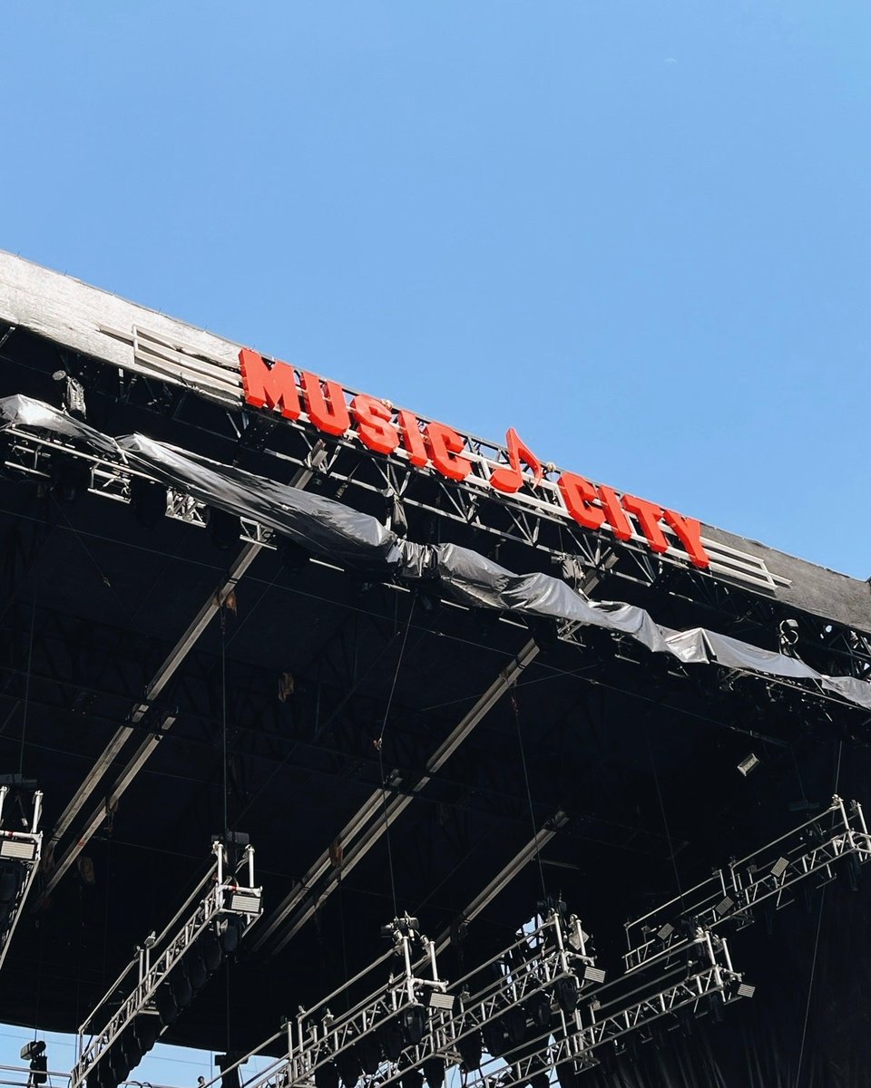 THE SITE IS OPEN! 

It's time for #NashvilleJuly4! 👏 🇺🇸 Live performances from <a href="/dierksbentley/">Dierks Bentley</a>, <a href="/russelled/">Russell Dickerson</a>, <a href="/Nikomoon/">Niko Moon</a>, <a href="/Grace__Bowers/">Grace Bowers</a>, and <a href="/KeeshaRainey/">Keesha Rainey</a>, are on the way! Oh, and did we mention one of the largest firework shows in the country?! All thanks to <a href="/drpepper/">Dr Pepper</a>! 🎆