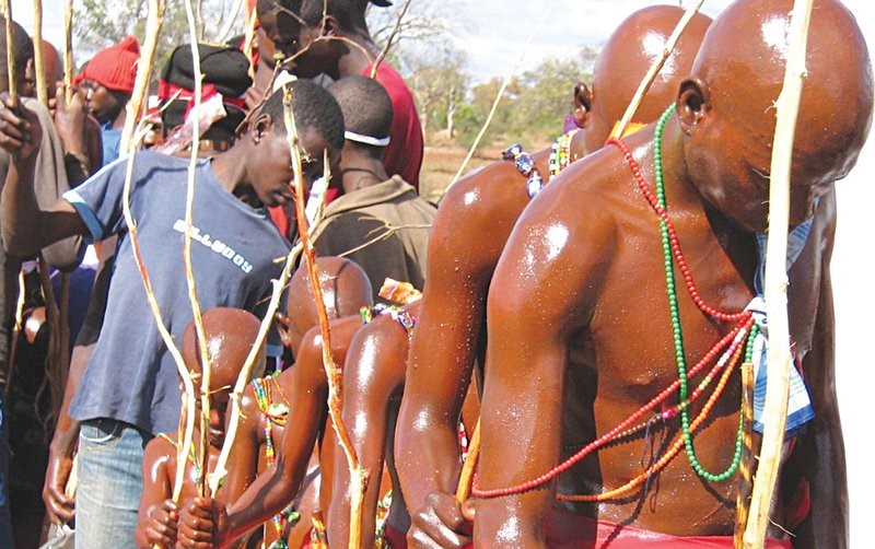 Fire Injures Six Initiates and Surgeon in Limpopo

 A fire incident has left six initiates and a traditional surgeon injured at a private initiation school in Maake Village, outside Tzaneen. megaartists.co.za/fire-injures-s…