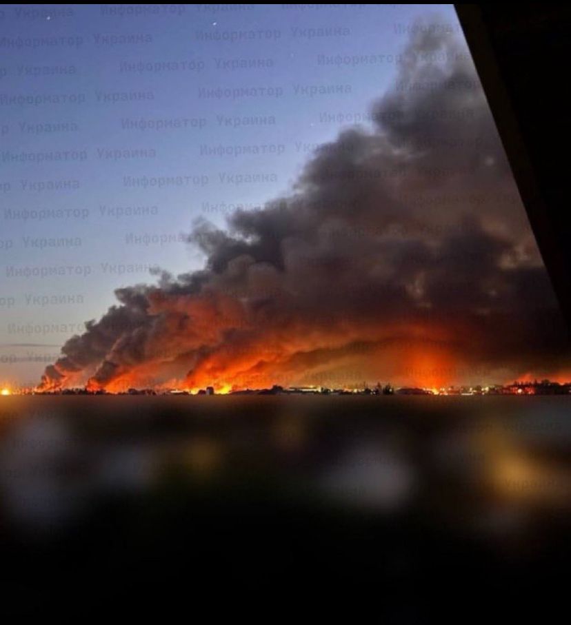 TviySport's tweet photo. My city last night 
#Kyiv #KyivUnderAttack #SupportUkraine #StandWithUkraine https://t.co/NUp9cwMu9T
