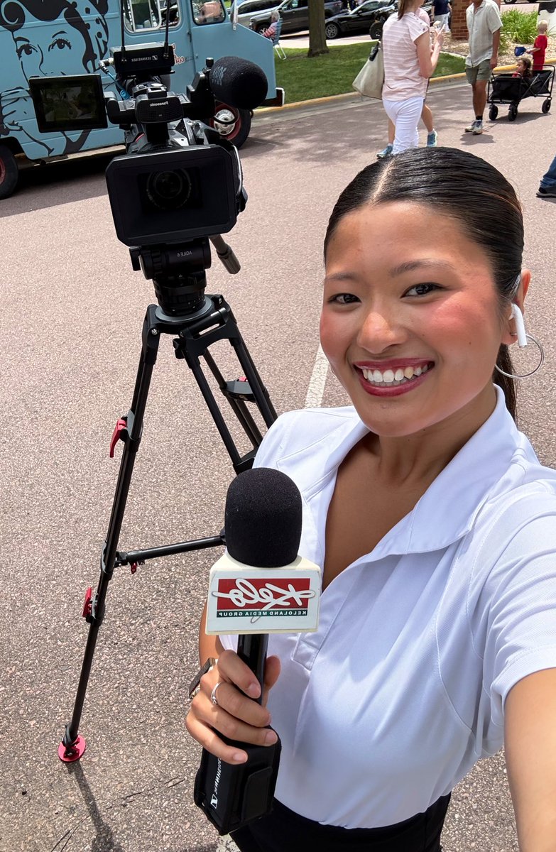 JuliaLinTV's tweet photo. Happy Fourth of July! 🇺🇸

Today I’m covering the parade in Lennox, SD. Tune in tonight to see this year’s turnout! 
#KELONews https://t.co/pqtP5KPuLJ