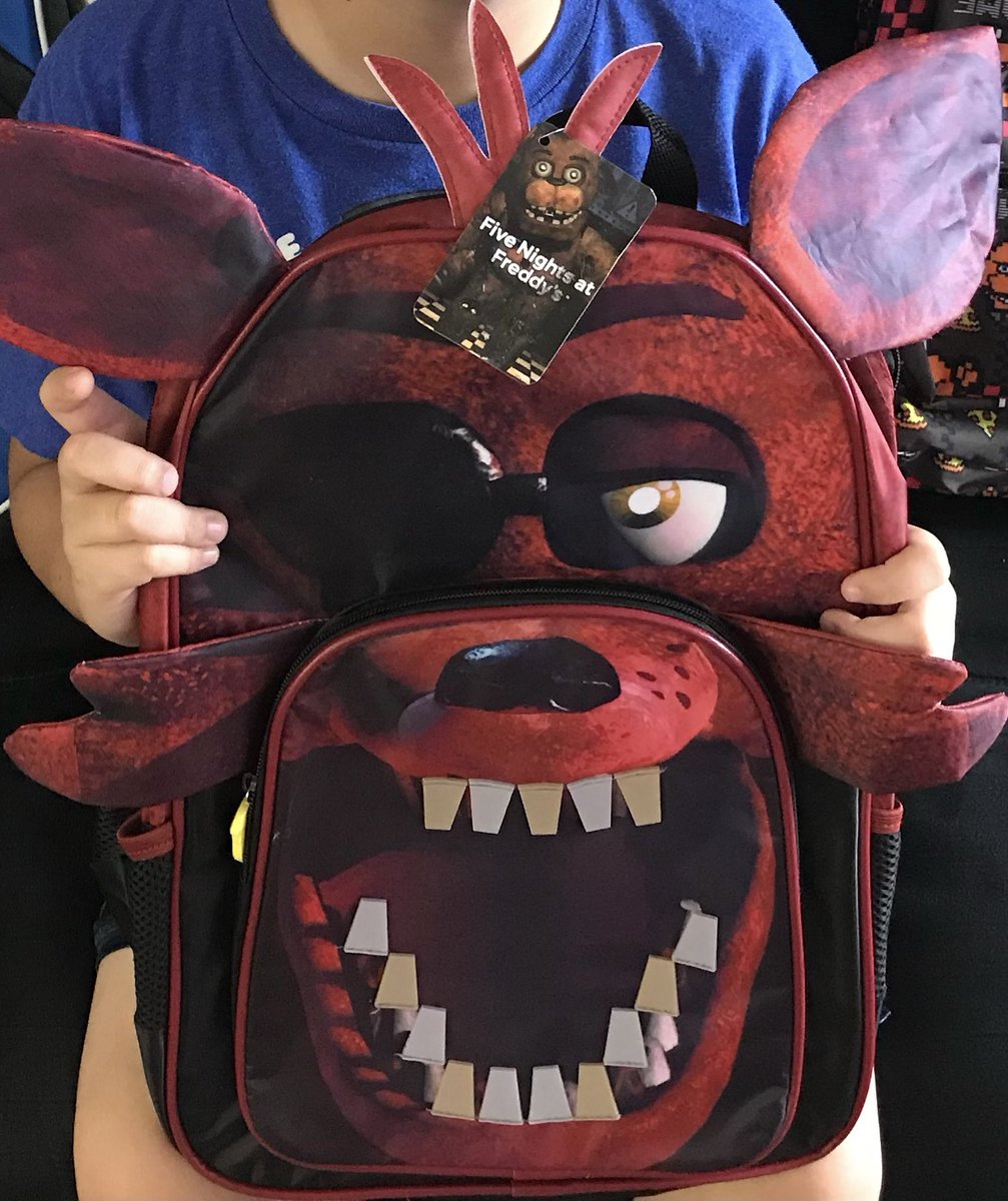 DiceSuit's tweet image. I’ve been searching for this Foxy backpack for ages. I had it during my 5th grade year in 2018. I bought it in Mexico. It’s officially licensed by the brand “RUZ.” If anyone has any information or knows where I can find it, it’d be a dream come true. 🙏 #fnaf