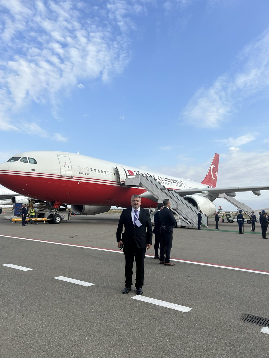 Dünya Lideri…

Cumhurbaşkanımız Sayın Recep Tayyip Erdoğan’ı yurdumuza uğurlarken…

✈️ Fuzuli Havalimanı / Azerbaycan