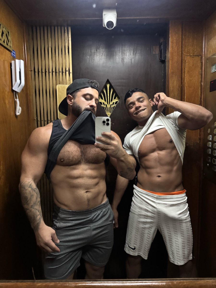 Juntou, FUDEU😏
<a href="/ghislandiflavio/">flavinho</a>