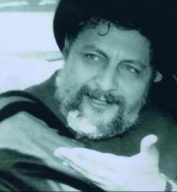 من دروس عاشورا .. لموسى الصدر
🏴🏴🏴🏴🏴🏴🏴🏴🏴🏴🏴

البكاء على الحسين لايكفي، 
الحسين لايحتاج الى ذلك، الحسين شهيد الاصلاح، 
 فإذا شاركنا في اصلاح امة جده، نصرناه، 
واذا "سكتنا" ومنعنا الاصلاح، خذلناه،
 ونصرنا يزيد! "