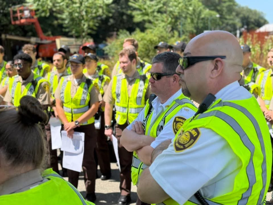 BOSTON_EMS's tweet image. Happy Independence Day, Boston! Boston EMS has more than 90 additional members deployed for the 4th of July event and providing coverage citywide. All event personnel have been briefed and deployed to their assignments along the Esplanade.