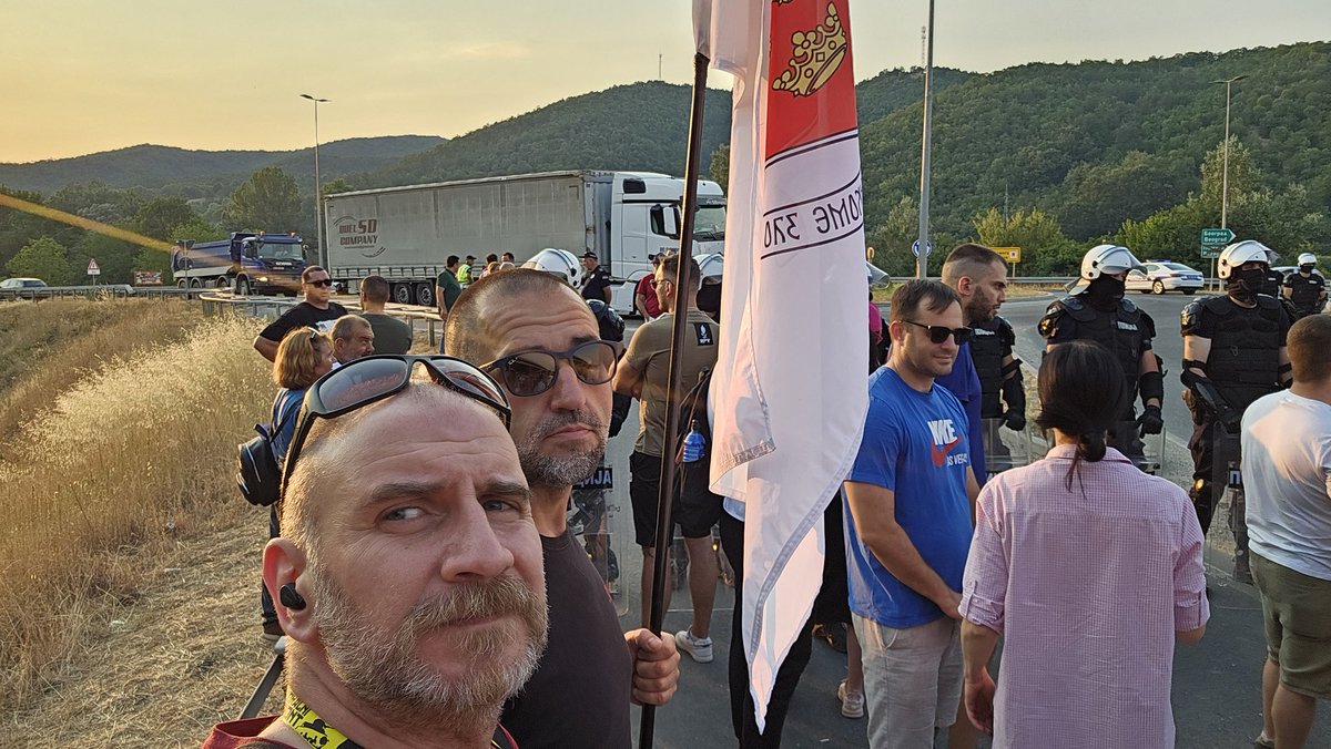 Blokada Pakovraće, <a href="/LokalniFront/">Lokalni front</a> gde je potrebno