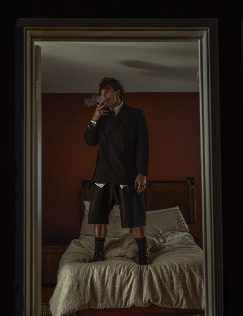 Nicholas Alexander Chavez fait la une du magazine Galore. (📸: Tyler Patrick Kenny)