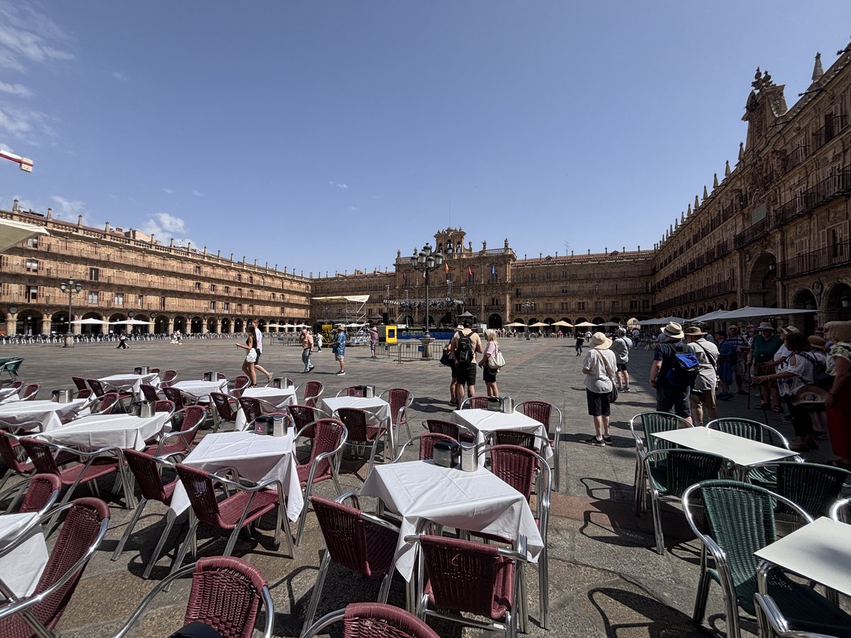 StuartRender's tweet image. 'A Taste of River Cruising'
Day 4 on the Douro with @RivieraTravelUK 
A visit to the Spanish city of Salamanca where history and flamenco are on display.

@AGTOUK