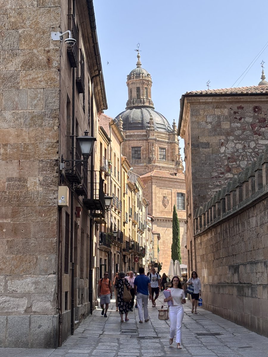 StuartRender's tweet image. 'A Taste of River Cruising'
Day 4 on the Douro with @RivieraTravelUK 
A visit to the Spanish city of Salamanca where history and flamenco are on display.

@AGTOUK