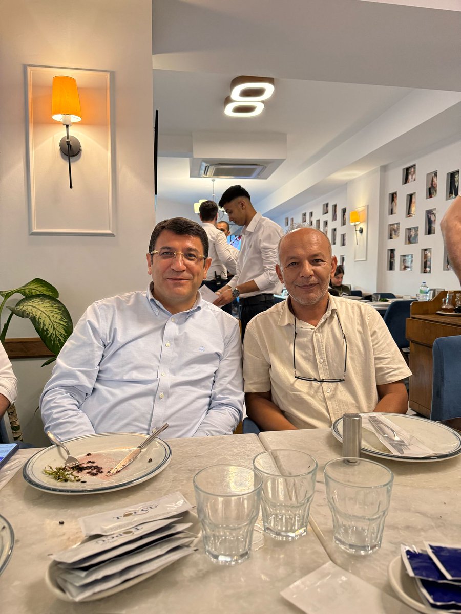eyüp kulluk (@eyp10369451) on Twitter photo Çek yasası mağdurlarının sorunlarını hep gündemde tutan her yerde çözümü için dile getiren saygıdeğer vekilimiz <a href="/avidrissahin/">Av. İdris Şahin</a> ile İzmirde görüştük ve konu yine aynı idi
Yaşatılan
Tüm magduriyetlerle birlikte #çekehapiscezasıkalksın
#CovidMağdurları
<a href="/alibabacan/">Ali Babacan</a>
<a href="/devapartisi/">DEVA Partisi</a> Çek yasası mağdurlarının sorunlarını hep gündemde tutan her yerde çözümü için dile getiren saygıdeğer vekilimiz <a href="/avidrissahin/">Av. İdris Şahin</a> ile İzmirde görüştük ve konu yine aynı idi
Yaşatılan
Tüm magduriyetlerle birlikte #çekehapiscezasıkalksın
#CovidMağdurları
<a href="/alibabacan/">Ali Babacan</a>
<a href="/devapartisi/">DEVA Partisi</a>