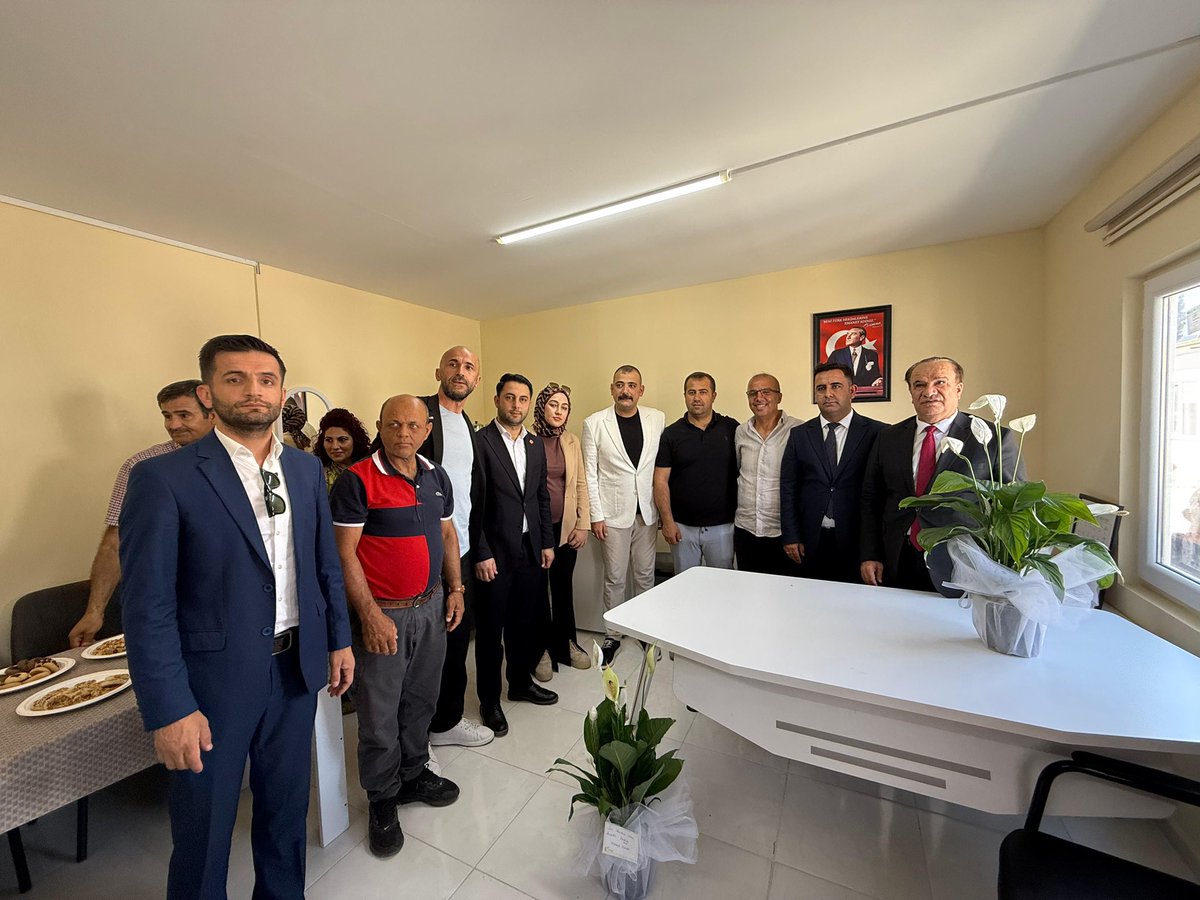 Toplumsal duyarlılığın, sosyal dayanışmanın ve kapsayıcı hizmet anlayışının en güzel örneklerinden biri olan Hatay Sağırlar Derneği’nin açılışına, Belediye Başkan Yardımcımız Sayın Selahattin Öztürk katılım sağladı.

Yeni derneğimizin tüm üyelerine hayırlı olmasını diliyoruz. 👏