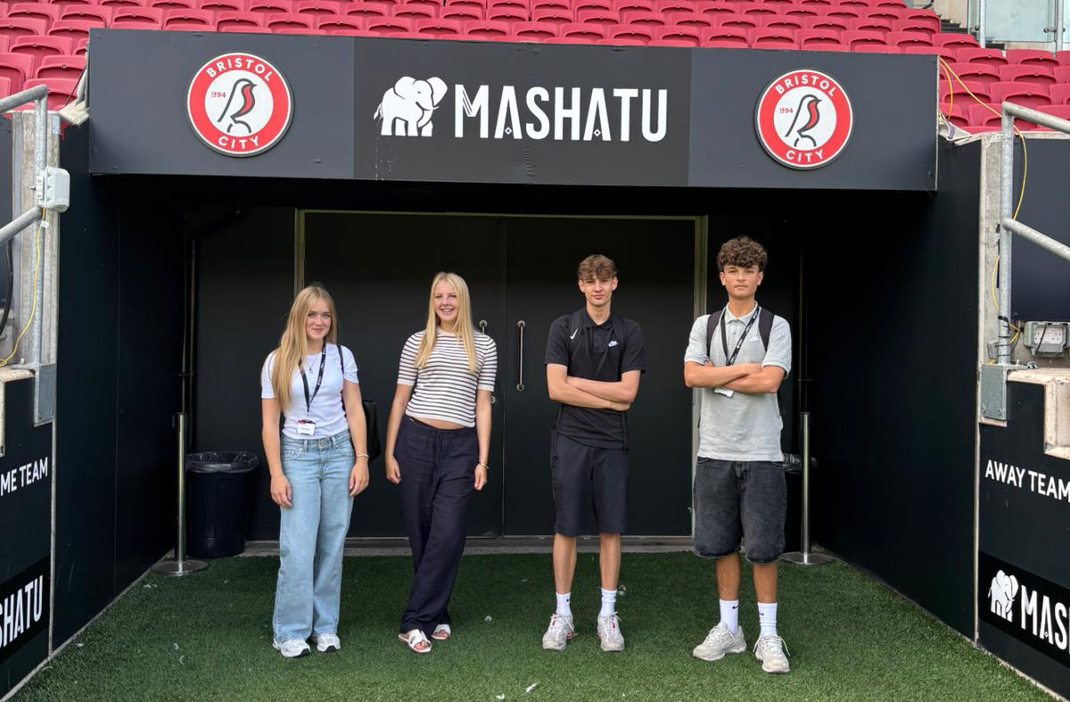 Bristol Sport (@bristol_sport) on Twitter photo Fantastic to host Year 10 pupils from <a href="/gordanosch/">Gordano School</a> for a week's experience at <a href="/ashtongatestad/">Ashton Gate Stadium</a>.
Investing in the future of our youth is so important. Fantastic to host Year 10 pupils from <a href="/gordanosch/">Gordano School</a> for a week's experience at <a href="/ashtongatestad/">Ashton Gate Stadium</a>.
Investing in the future of our youth is so important.