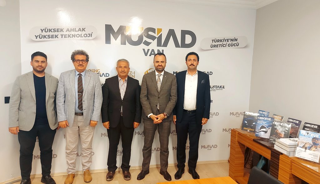 MÜSİAD Van (@musiadvan) on Twitter photo DAKA Genel sekreteri Halil ibrahim GÜRAY bey derneğimizi ziyaret ettiler. Yeni yönetim kurulana hayırlı olsun ziyaretinde bulundular. İlimizin yatırımlarını görüştük. Nazik ziyaretlerinden dolayı kendilerine çok teşekkür ederiz. <a href="/BurhanOzdemirTR/">Burhan Özdemir</a> <a href="/aaras65/">Abdullah Aras</a> <a href="/MUSIAD/">MÜSİAD</a> <a href="/TC_DAKA/">DAKA</a> DAKA Genel sekreteri Halil ibrahim GÜRAY bey derneğimizi ziyaret ettiler. Yeni yönetim kurulana hayırlı olsun ziyaretinde bulundular. İlimizin yatırımlarını görüştük. Nazik ziyaretlerinden dolayı kendilerine çok teşekkür ederiz. <a href="/BurhanOzdemirTR/">Burhan Özdemir</a> <a href="/aaras65/">Abdullah Aras</a> <a href="/MUSIAD/">MÜSİAD</a> <a href="/TC_DAKA/">DAKA</a>