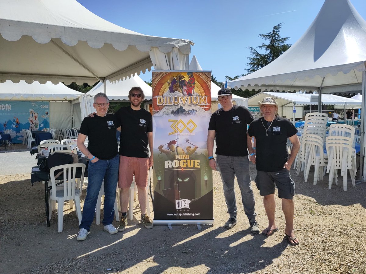 On a installé nos tables ensoleillées ☀️à <a href="/ParisestLudique/">Paris est Ludique !</a>. On vous attend à l'ombre de notre tonnelle au stand 22 pour tester :
- Diluvium
- Guerre Éclair
- Inflexibles : Bataille d'Angleterre
- La Bataille de Versailles
- Mini Rogue 2
- Spell
- Sub Terra II