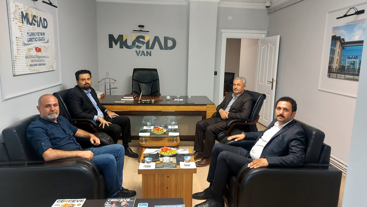 MÜSİAD Van (@musiadvan) on Twitter photo Van İl Sağlık Müdürü Sn. Op. Dr. Muhammed TOSUN bey derneğimizi ziyaret ettiler. Yeni yönetim kurulana hayırlı olsun ziyaretinde bulundular. Nazik ziyaretlerinden dolayı kendilerine çok teşekkür ederiz. <a href="/BurhanOzdemirTR/">Burhan Özdemir</a> <a href="/aaras65/">Abdullah Aras</a> <a href="/MUSIAD/">MÜSİAD</a> <a href="/drmuhammedtosun/">Dr.Muhammed Tosun</a> <a href="/vanilsaglik/">Van İl Sağlık Müdürlüğü</a> Van İl Sağlık Müdürü Sn. Op. Dr. Muhammed TOSUN bey derneğimizi ziyaret ettiler. Yeni yönetim kurulana hayırlı olsun ziyaretinde bulundular. Nazik ziyaretlerinden dolayı kendilerine çok teşekkür ederiz. <a href="/BurhanOzdemirTR/">Burhan Özdemir</a> <a href="/aaras65/">Abdullah Aras</a> <a href="/MUSIAD/">MÜSİAD</a> <a href="/drmuhammedtosun/">Dr.Muhammed Tosun</a> <a href="/vanilsaglik/">Van İl Sağlık Müdürlüğü</a>