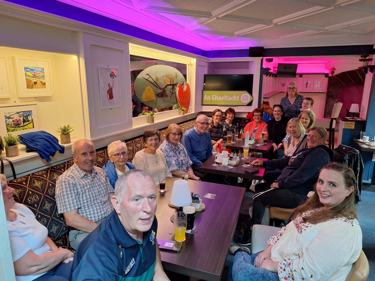 Gaeltacht an Eachréidh (@aneachreidh) on Twitter photo 'Pop Up Gaeltacht' iontach i <a href="/regansofclonboo/">regansofclonboo</a> aréir.
Mile buiochas as a bheith linn don ócáid taitneamhach!
#Gaeilge ❤️ 'Pop Up Gaeltacht' iontach i <a href="/regansofclonboo/">regansofclonboo</a> aréir.
Mile buiochas as a bheith linn don ócáid taitneamhach!
#Gaeilge ❤️