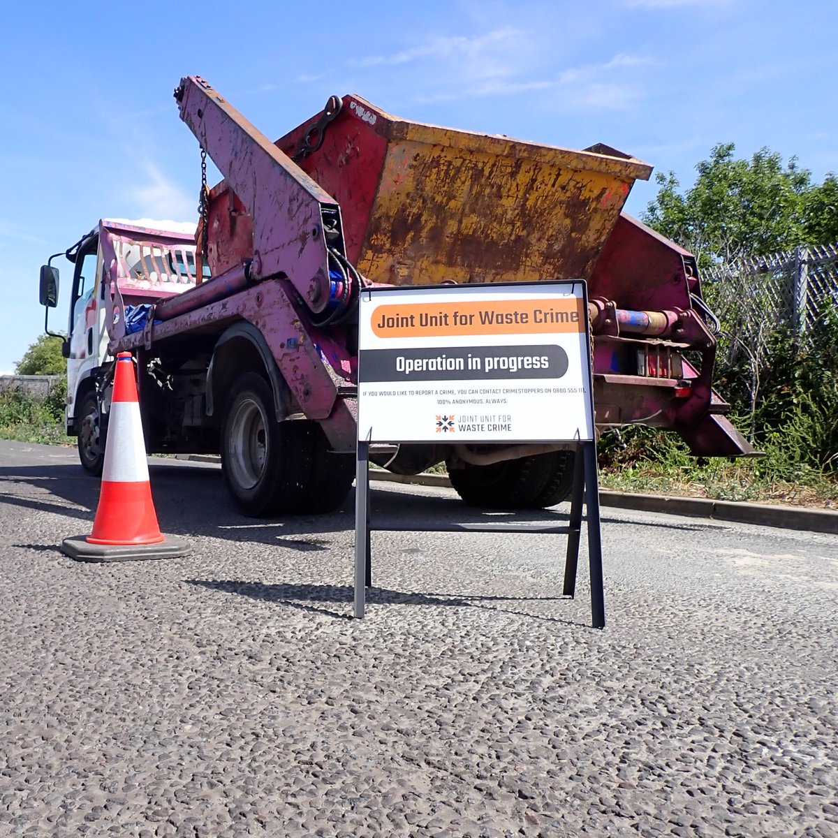 Joint Unit for Waste Crime (@juwc_wastecrime) on Twitter photo Last week we took part in a multi-partnership day of action stopping and checking waste carrying vehicles with <a href="/DVSAgovuk/">Driver & Vehicle Standards Agency</a> , <a href="/KentPoliceRural/">Kent Police Rural</a> and <a href="/SwaleCouncil/">SwaleBoroughCouncil</a>.
Vehicle and driver offences were identified, and two vehicles were seized as a result. Last week we took part in a multi-partnership day of action stopping and checking waste carrying vehicles with <a href="/DVSAgovuk/">Driver & Vehicle Standards Agency</a> , <a href="/KentPoliceRural/">Kent Police Rural</a> and <a href="/SwaleCouncil/">SwaleBoroughCouncil</a>.
Vehicle and driver offences were identified, and two vehicles were seized as a result.