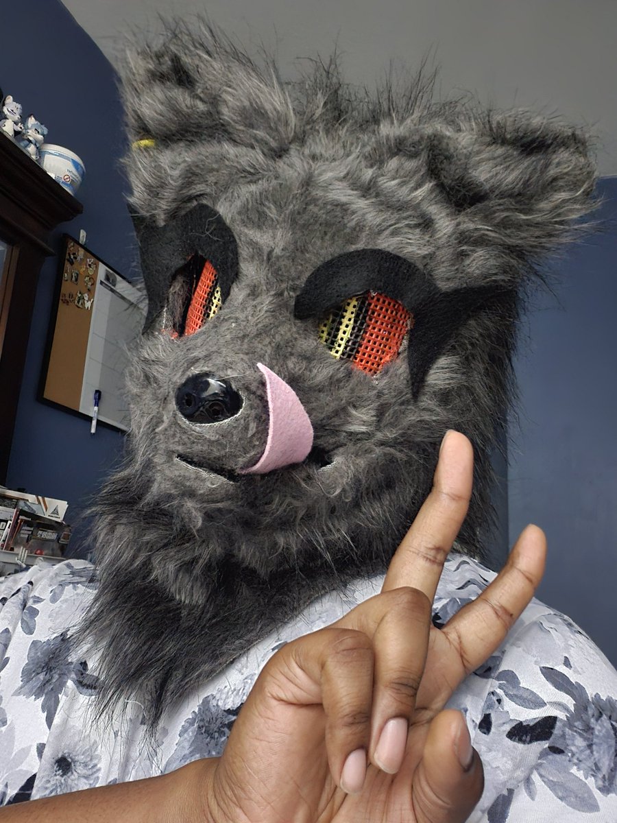 Happy #FursuitFriday y'all :3