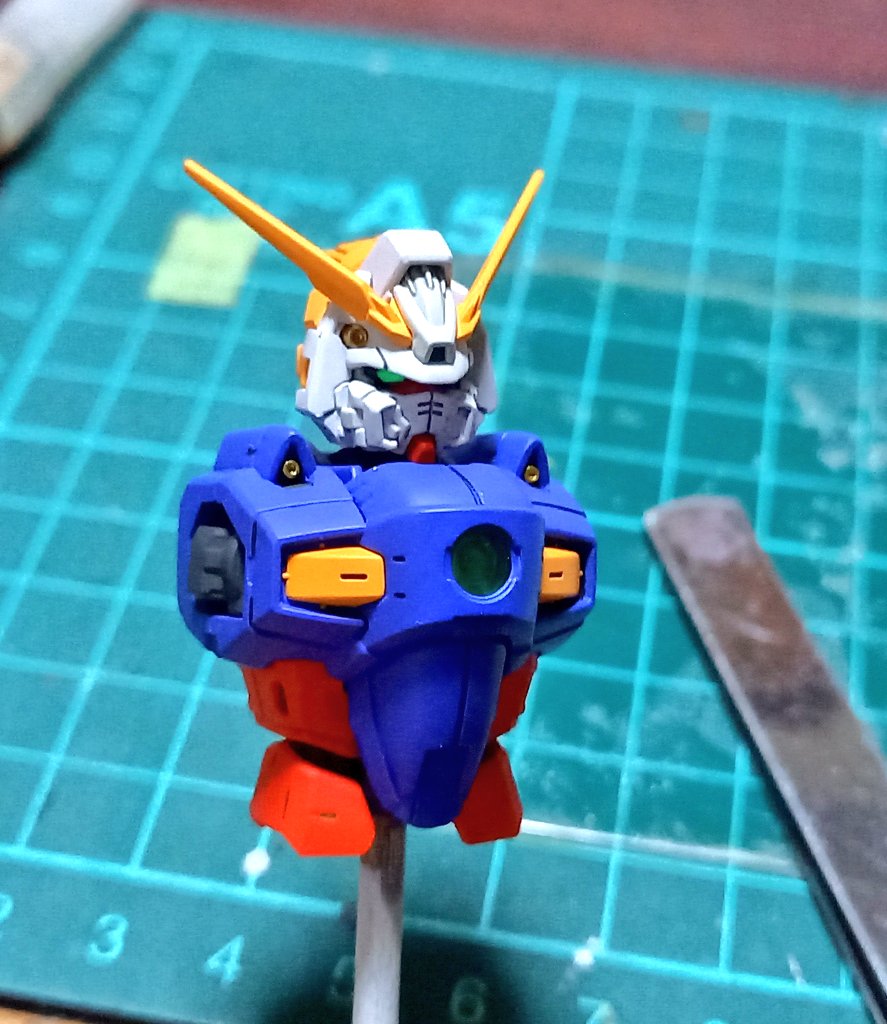 Gdb42Gh's tweet image. RG シャイニングガンダム、塗装完了したので組み上げます