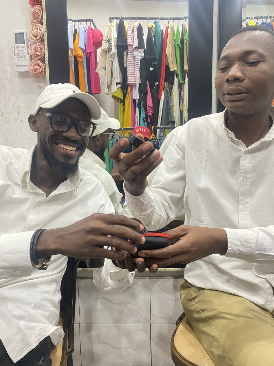 Kelvin Tazi Ndonga (@kev_ndonga) on Twitter photo Ma main droite sur mon cĆur, je vous souhaite fructueux Anniversaires DG de <a href="/KongoMediaRDC/">KONGOMEDIA.NET</a> Reagan Nsiese đđđ Ma main droite sur mon cĆur, je vous souhaite fructueux Anniversaires DG de <a href="/KongoMediaRDC/">KONGOMEDIA.NET</a> Reagan Nsiese đđđ