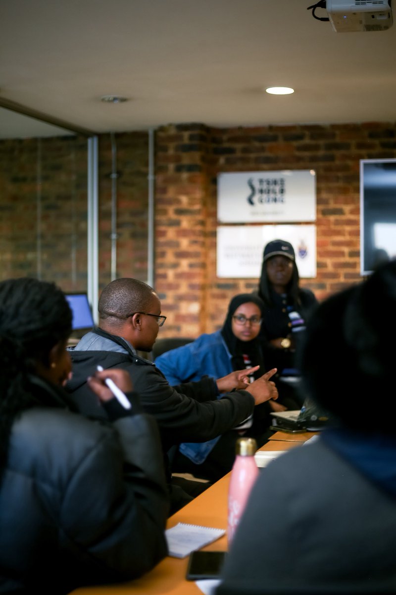 TshimologongIT's tweet image. Day 3 of the @EdinburghUni Climate Enterprise School was all about ideas, teamwork & mentorship! 🌍
Students teamed up to develop climate-focused business solutions, with expert mentors on hand to guide, challenge & refine their concepts ahead of the big pitch. 💬