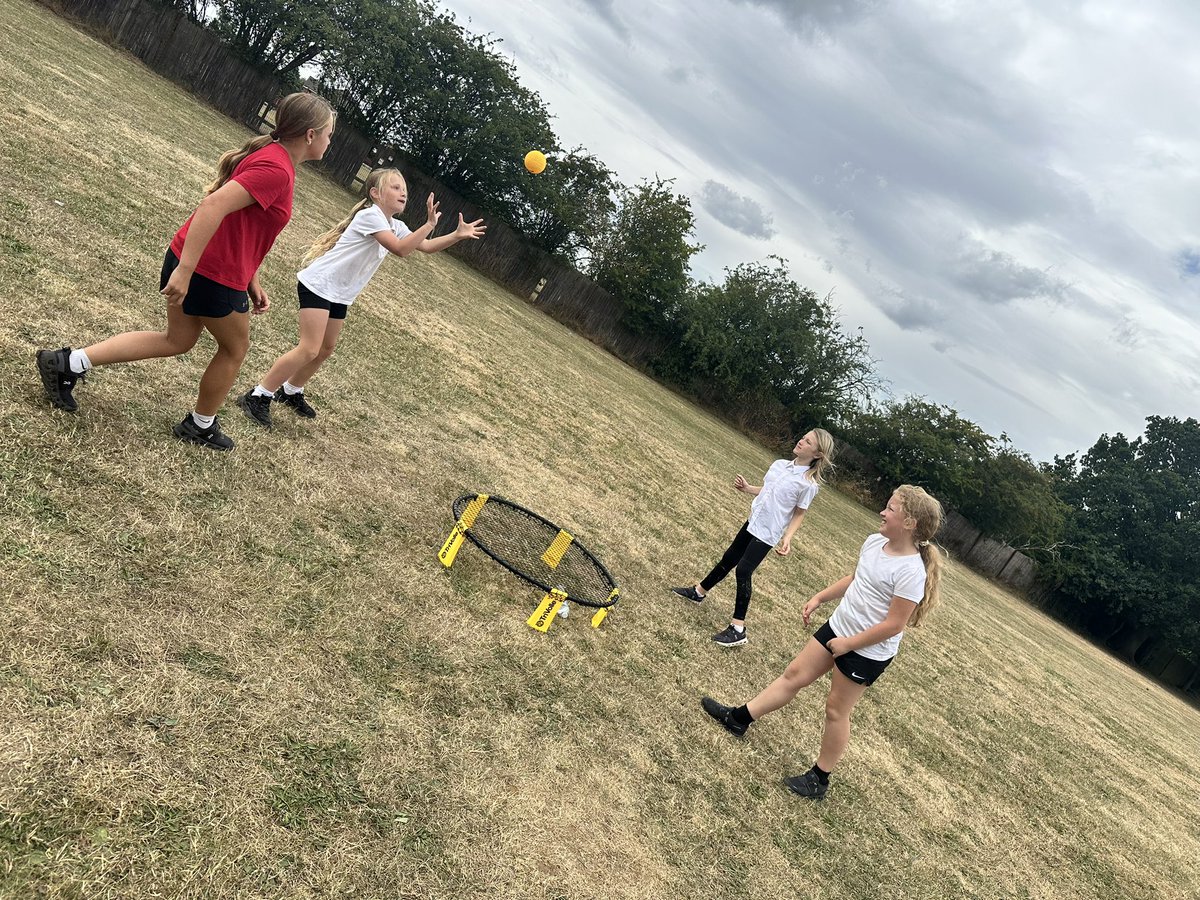 Sdlp6B's tweet image. Spikeball/ Roundnet fun in Yr 6 @SDLPrimary @ExceedLP