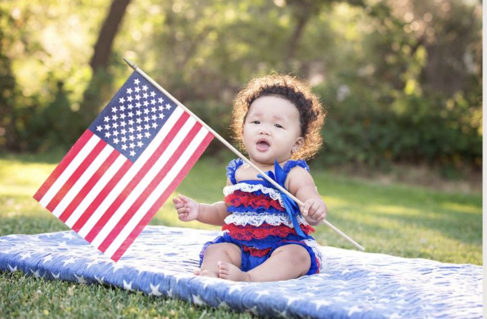 NatlHeadStart's tweet image. 🇺🇸 Happy Birthday, America! For 60 years, #HeadStart has proven that strong families and strong communities. More than 40 million children have benefited from Head Start. That’s good for all of us — because when families succeed, America succeeds. #HeadStart60 #4thofJuly