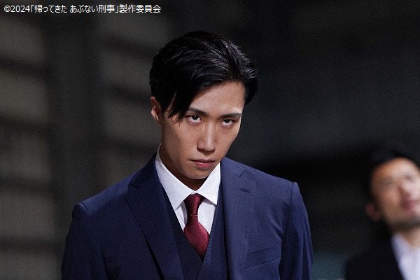 “銀星会がらみの敵がほしい”という #舘ひろし👤さんの意見を受けて誕生した元銀星会組長の息子・海堂巧のキャラクター。演じた #早乙女太一👤さんは現場で舘さんと #柴田恭兵👤さんの「やっちゃったもん勝ち、思ったことは気にしないでやっていいから」というアドバイスに助けられたそうです🤗