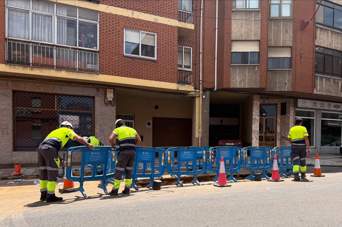 ‼️ AVISO 
Restablecido el suministro de agua en la totalidad de las zonas afectadas tras el reventón de una tubería registrado ayer por la noche a la altura de Párroco Pablo Díez