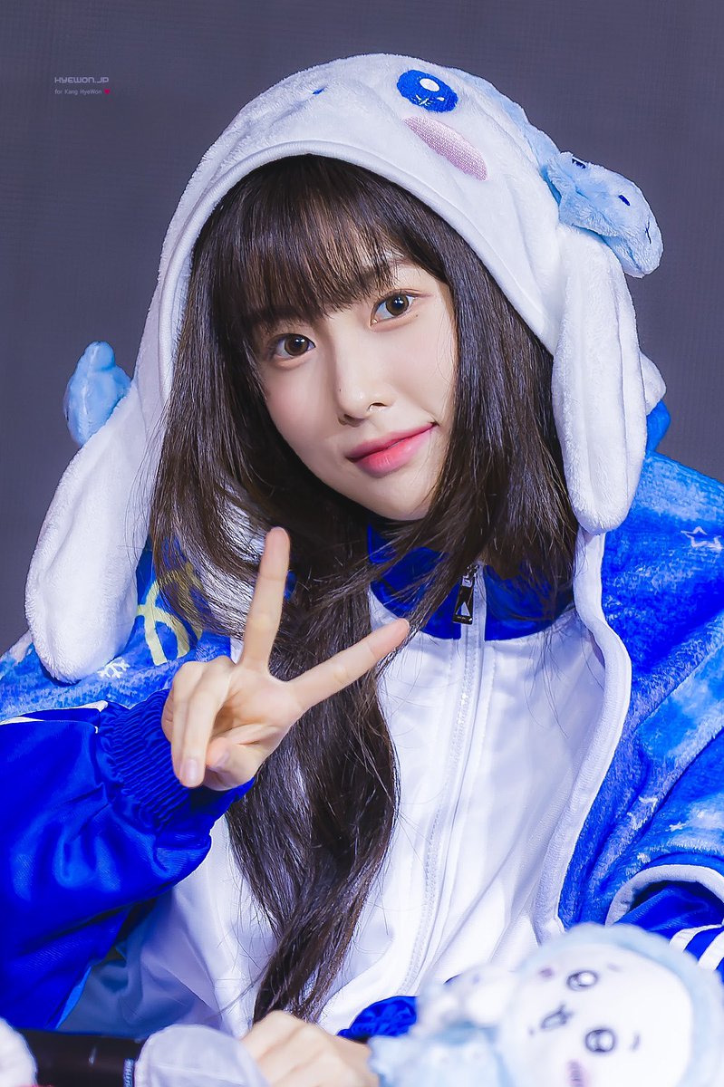 stjongau_alt's tweet photo. Happy Birthday Hyewon!!🎂🥳🎁💗
#칠월의_선물_강혜원
#HyewonBloomsInJuly
#HYEWON #강혜원 #KANGHYEWON
#HAPPYHYEWONDAY https://t.co/7nJ4tJuaT0