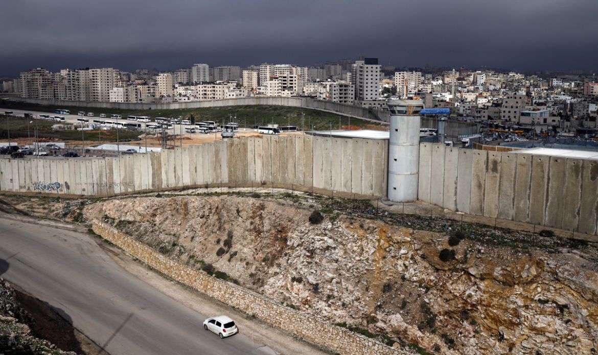 GermanyDiplo_'s tweet photo. @derJamesJackson "Free Palestine" is not an opinion, James. It is Antisemitismus.
For Palestine to be free, these walls which are the outer skin of the Jewish State would have to be violently torn down. https://t.co/GzsWDqF5kl