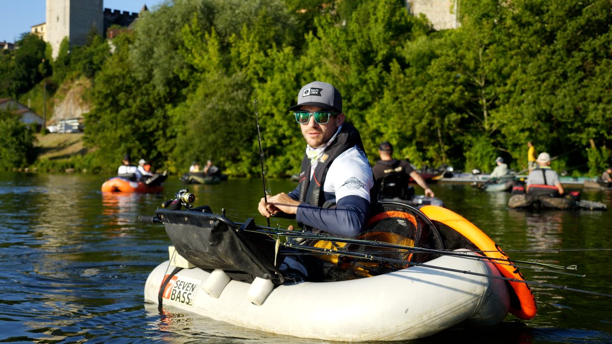 FishingScarna's tweet photo. De retour en compétition Float-Tube ! Aujourd'hui sur le Lot à Cahors, c'est jour de finale du circuit F'Lot Cup 46, je vais tenter le tout pour le tout dans cette vidéo => https://t.co/Tr3k3rdwOf
.
#pêche #flotcup #competition #scarnafishing #scarna https://t.co/HnQL2BKz45