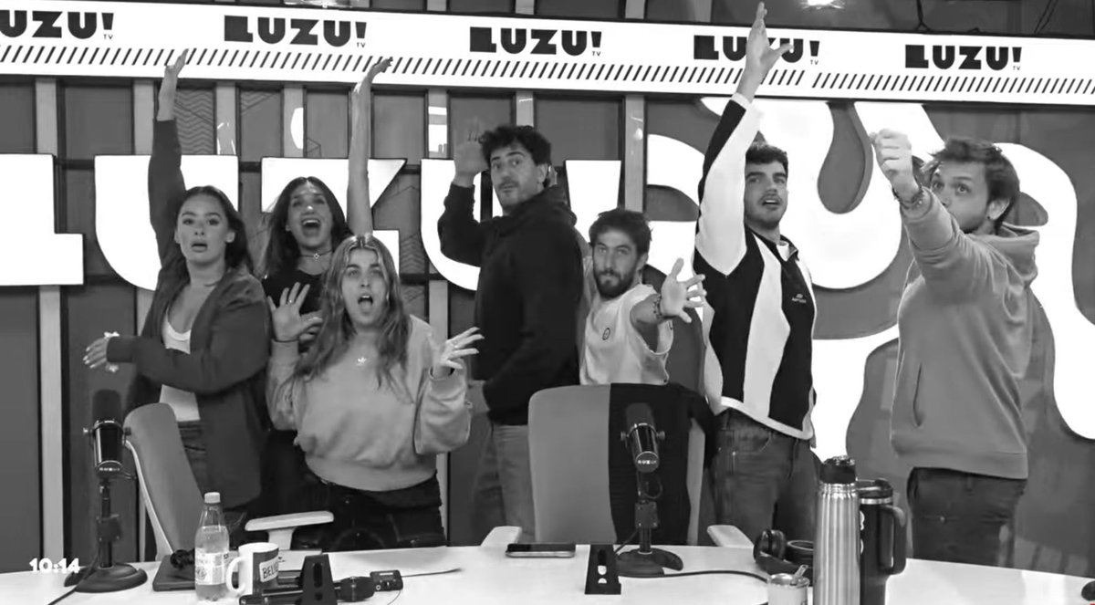 Todo muy normal en Luzu

#LuzuTv <a href="/LuzuComunidad/">LUZU TV</a> <a href="/cmdeluzu/">cm de luzu</a> #luzu