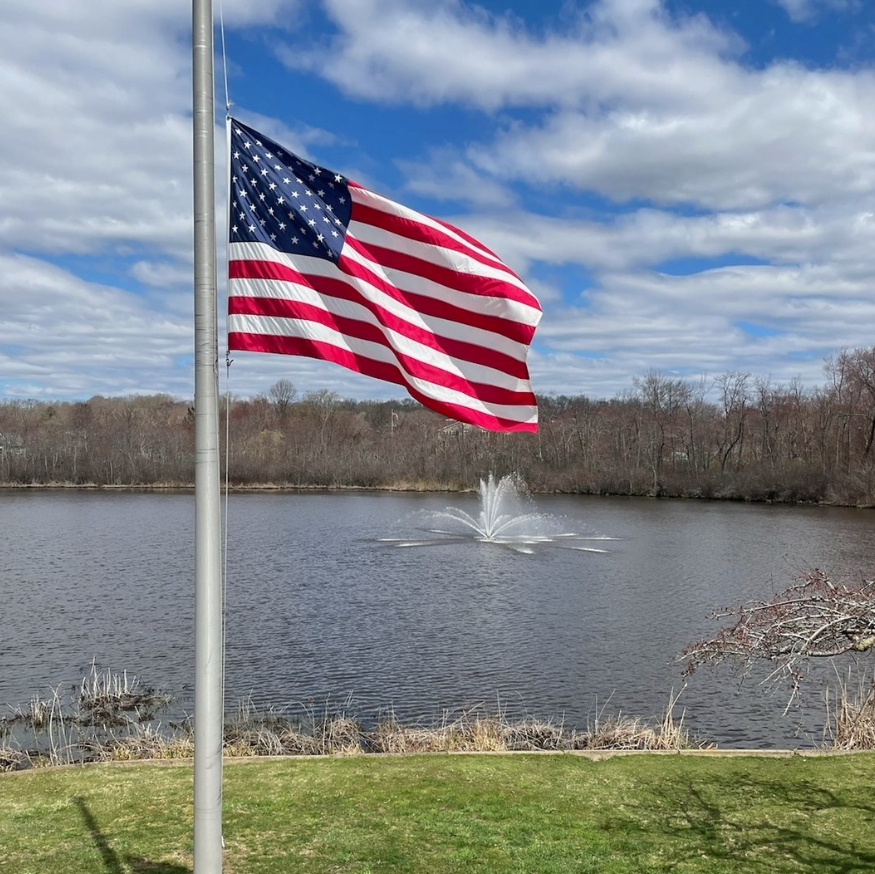 thepondandlake's tweet image. Happy fourth of July!

Let&apos;s honor the courage and vision of our founding fathers and reflect on the freedoms we cherish. 🗽🎇

#pondaerator #pondview #americanflag #independenceday