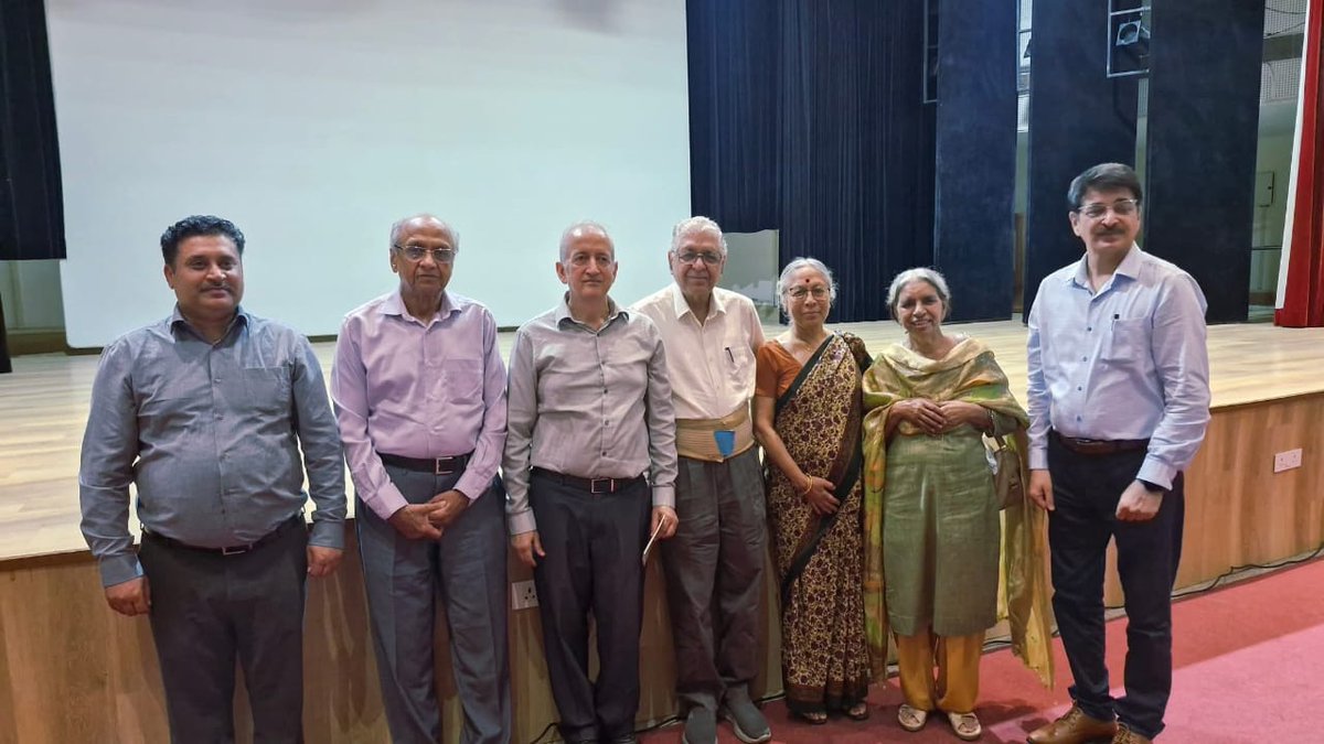 Jain_Physics's tweet image. With friends and colleagues at @IISERPune and @IiserMohali.