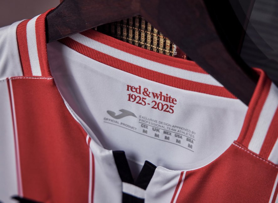 StoreTw8's tweet image. Thoughts on the new kit?
I think it’s smart.
Only thing I would change is have 1925-2025 on the back of the shirt instead of 100.