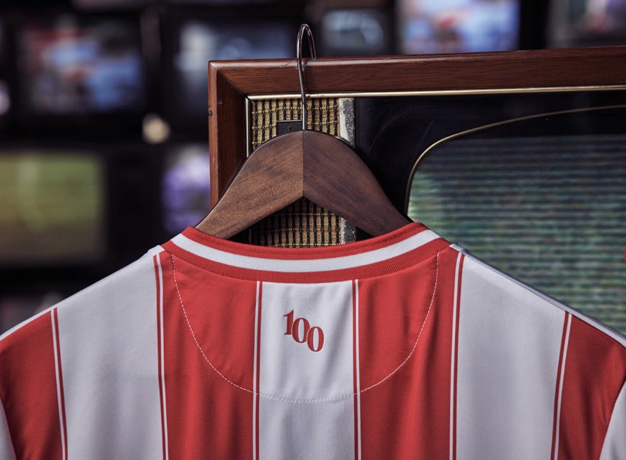 StoreTw8's tweet image. Thoughts on the new kit?
I think it’s smart.
Only thing I would change is have 1925-2025 on the back of the shirt instead of 100.