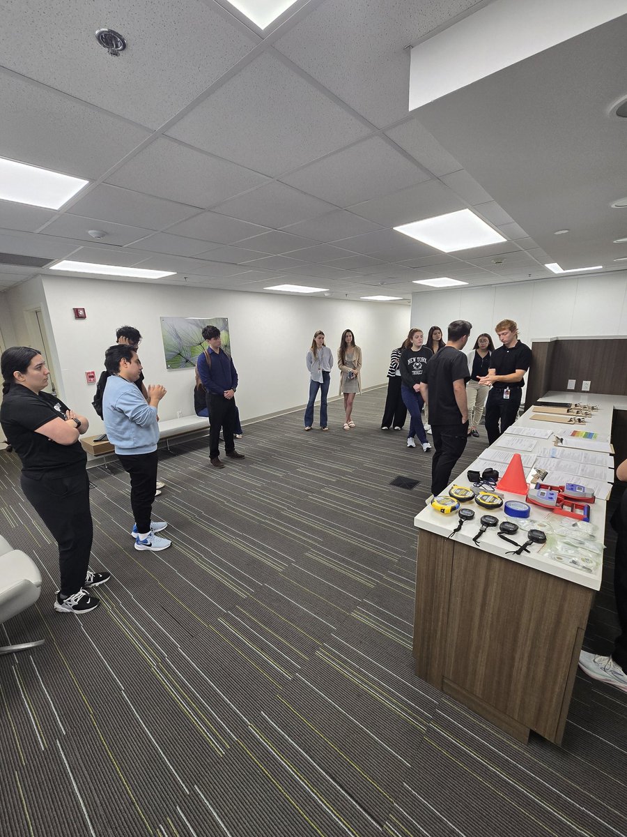 DrTracyECrane's tweet image. A whole new batch of CRANELab staff and students certified for clinic visits to support our @theNCI, @PCORI, and @FloridaDOH #lifestylemedicine trials @SylvesterCancer!!!