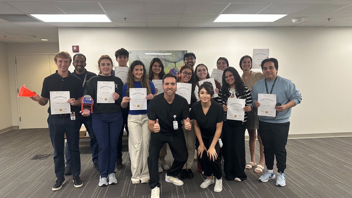 DrTracyECrane's tweet image. A whole new batch of CRANELab staff and students certified for clinic visits to support our @theNCI, @PCORI, and @FloridaDOH #lifestylemedicine trials @SylvesterCancer!!!