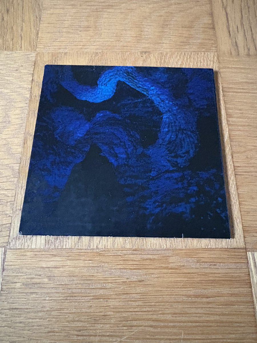 Sangam <a href="/HVRTSangam/">Sangam</a> - Departure
discogs
ドリカタの時のように雨は降り続いていないけどサイバーパンク感は健在。圧倒的でスコアライクなアンビエントは聞く者を架空のSF映画内に引き込みます。 #ambient #drone #cyberpunk