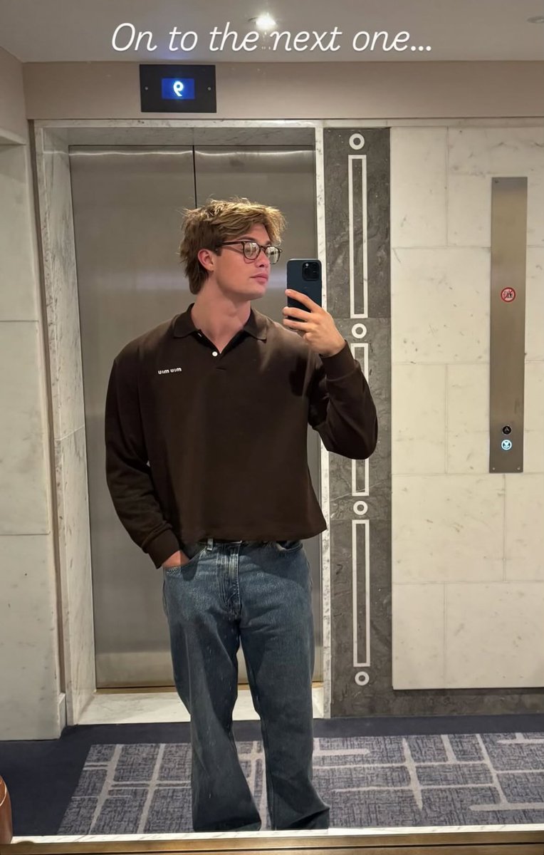 GUYS, he’s twinking again 😭