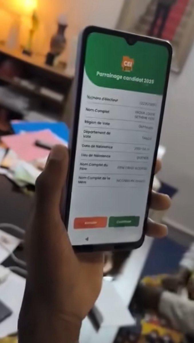 45 000 parrainages, ce n’est rien !

Sur 8,7 millions d’électeurs, une électrice prétend que son parrainage aurait été détourné par la Commission électorale.

L’auteur de cette accusation doit révéler à qui profite ce prétendu détournement. Il le sait, puisque l’application le