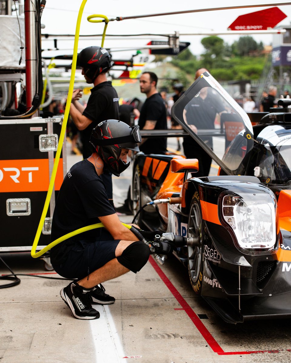 IDECSportRacing's tweet photo. PIT STOP CHALLENGE ⏳

Our pit stop crew on car #18 

Pit stop challenge at 6:15 tonight ! 

#idecsport #Imola #4hoursofimola https://t.co/JS6ZiiX4ny