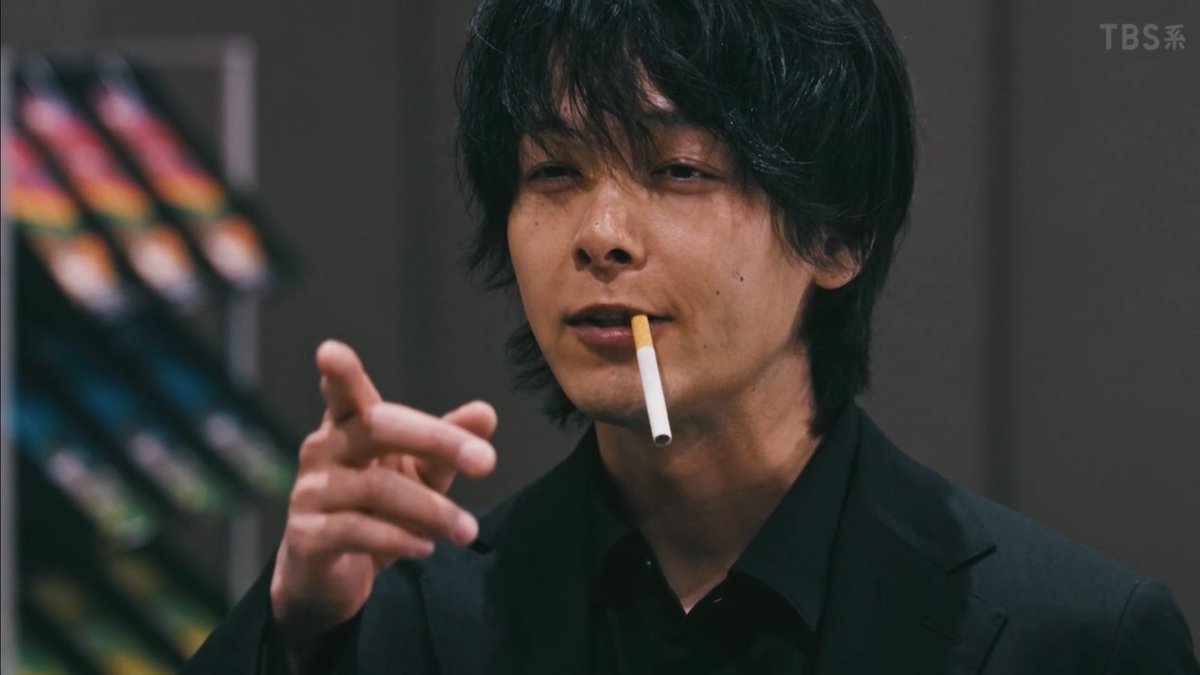 happy35min_day's tweet photo. タバコを咥える中村倫也さんが良すぎて話聞いてなかった #ドラマDOPE https://t.co/hl4Fw1OJgk