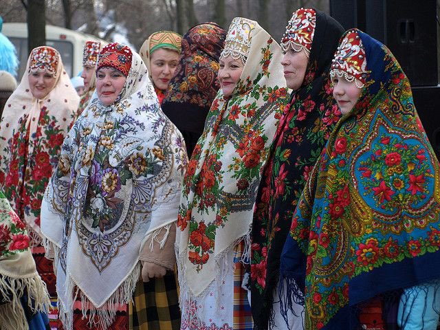 SabreethaaD's tweet photo. @WillsGazza @FkHashir1575 @realMaalouf This is european culture btw. European women's traditional attire. how are these any different from hijabs? should these be banned too? If you think making a "rule" forcing women to wear revealing dresses against their choice then implement it on european women too. https://t.co/xCWyqMxPFC
