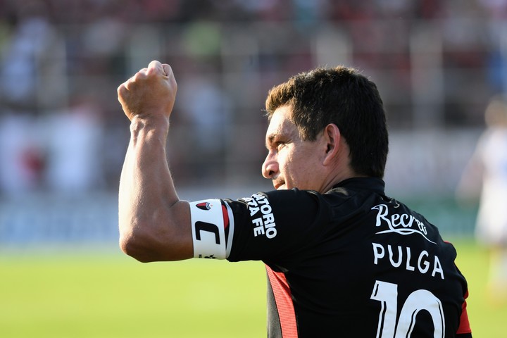 gastonchansard's tweet photo. PULGA

El martes que viene será el primer entrenamiento de Miguel Rodríguez en el predio "4 de junio". Martín Minella estaría al frente del plantel de @ColonOficial  hasta la finalización del torneo. https://t.co/faCws7bWPq