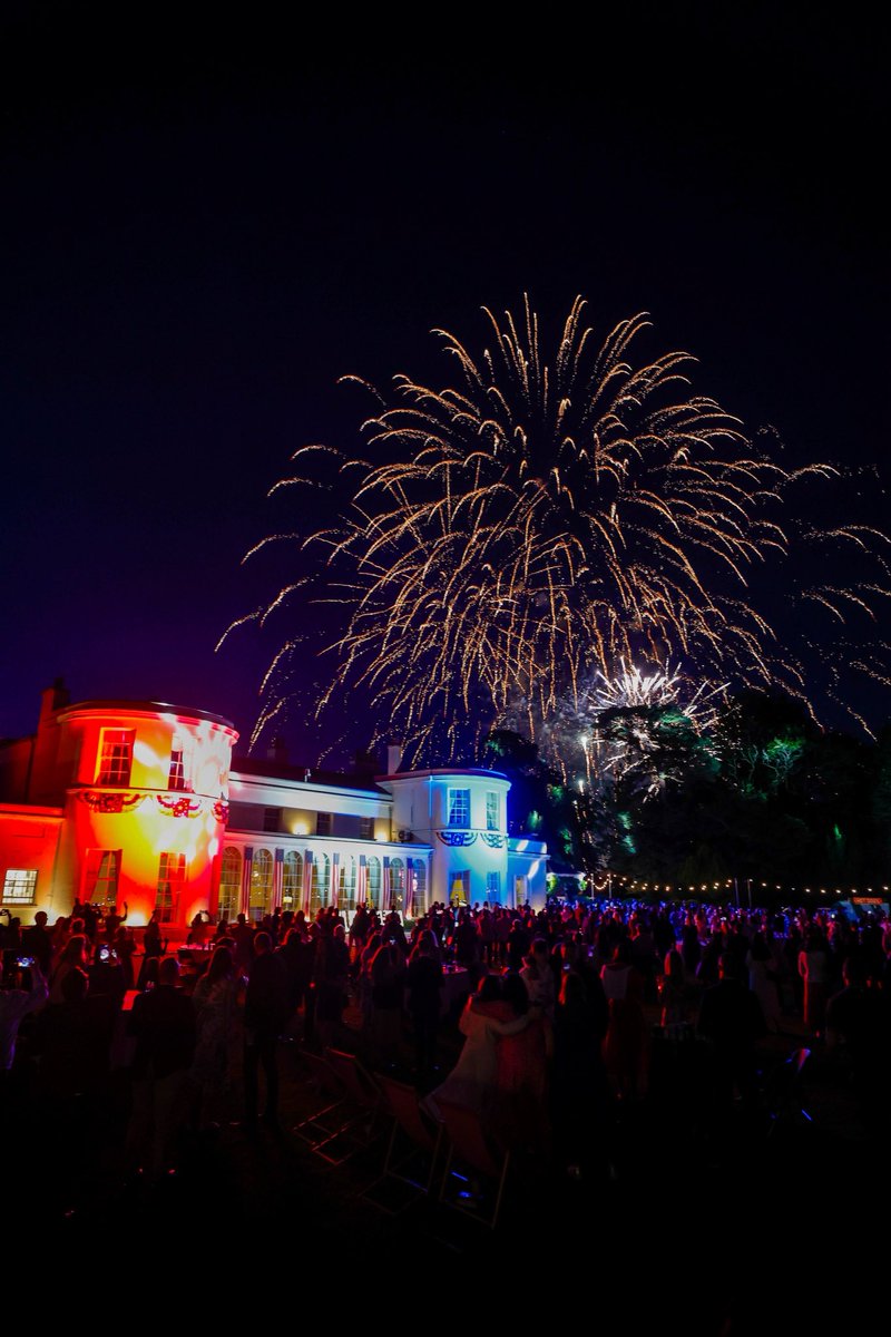 USAmbIreland's tweet image. Happy Fourth of July! My first time spending the holiday in Ireland, and I was delighted to welcome over 2,000 friends to Deerfield last night for a very fun evening. God bless the USA! 🇺🇸